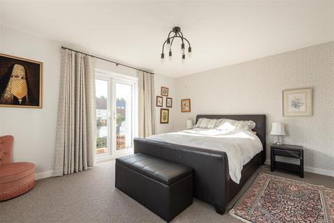 5 Chime Dell, Whitwell, Hitchin, SG4 8BS