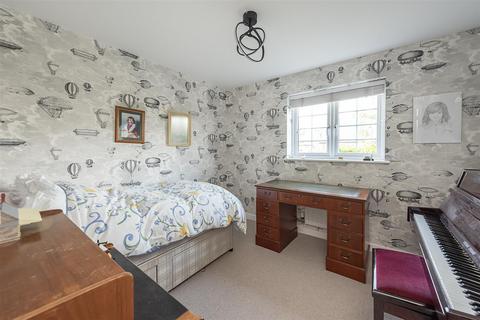 5 Chime Dell, Whitwell, Hitchin, SG4 8BS