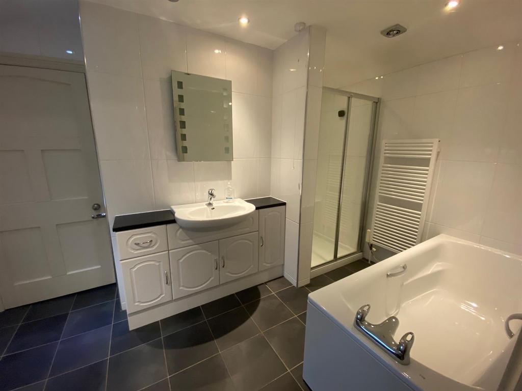 BATHROOM 2.jpg