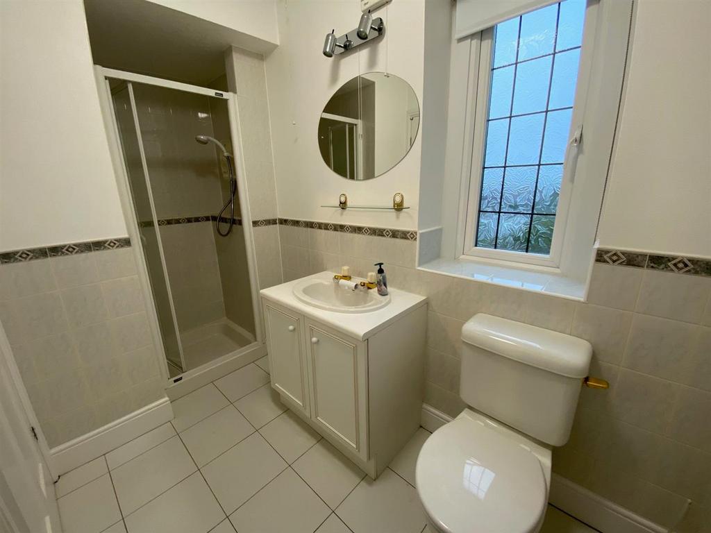 SHOWER ROOM.jpg