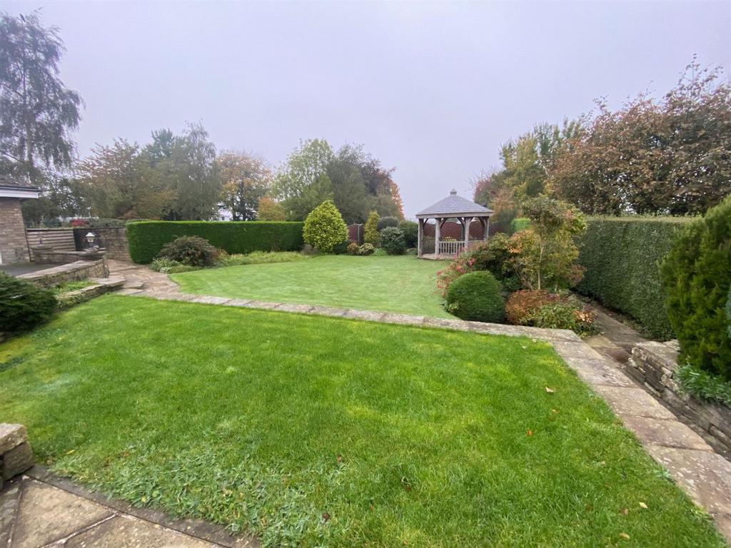 GARDEN 1.jpg