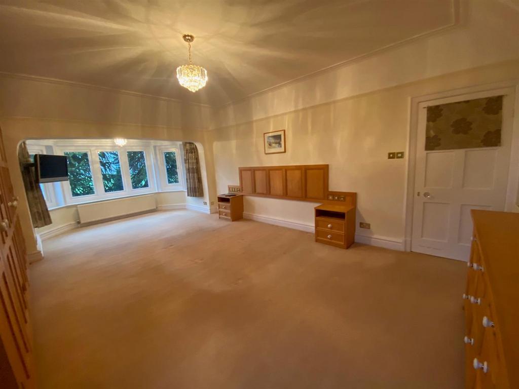 MASTER BEDROOM 1.jpg