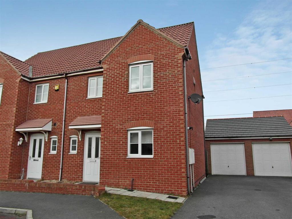 Cloverfield, West Allotment 3 bed semidetached house £1,100 pcm (£