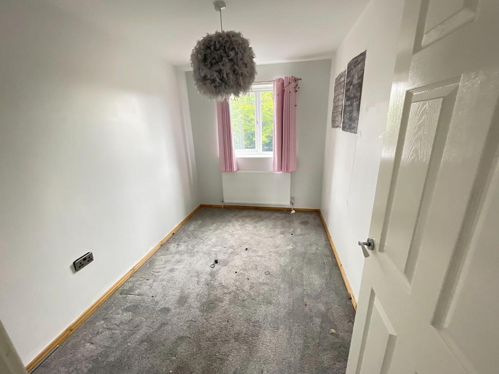 Potential fourth bedroom/dressing room