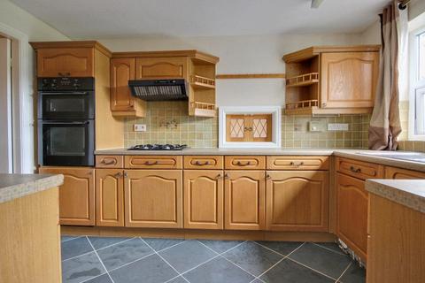 65 Oaklands Drive, Willerby, Hull, HU10 6BJ