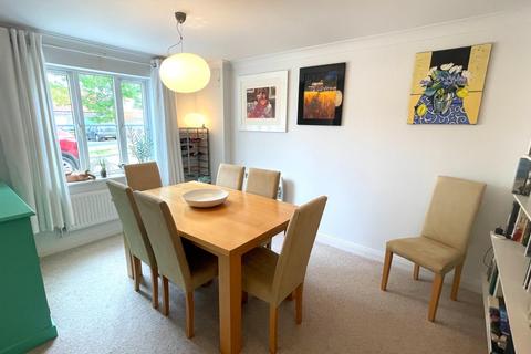 10 Clockhouse View, Street, BA16 0PH