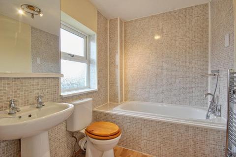 61 Oaklands Drive, Willerby, Hull, HU10 6BJ