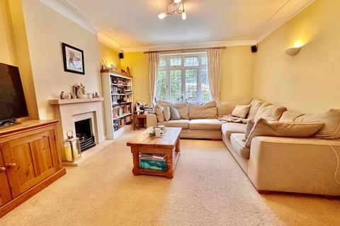 65 Bradpole Road, Bournemouth, BH8 9NY