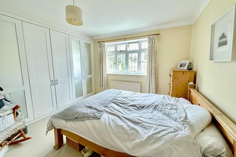 65 Bradpole Road, Bournemouth, BH8 9NY