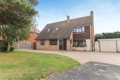 6 Wentworth Close, Hatfield Peverel, Chelmsford, CM3 2JS