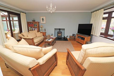6 Wentworth Close, Hatfield Peverel, Chelmsford, CM3 2JS