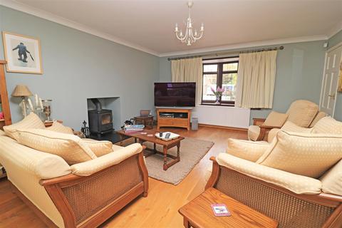 6 Wentworth Close, Hatfield Peverel, Chelmsford, CM3 2JS