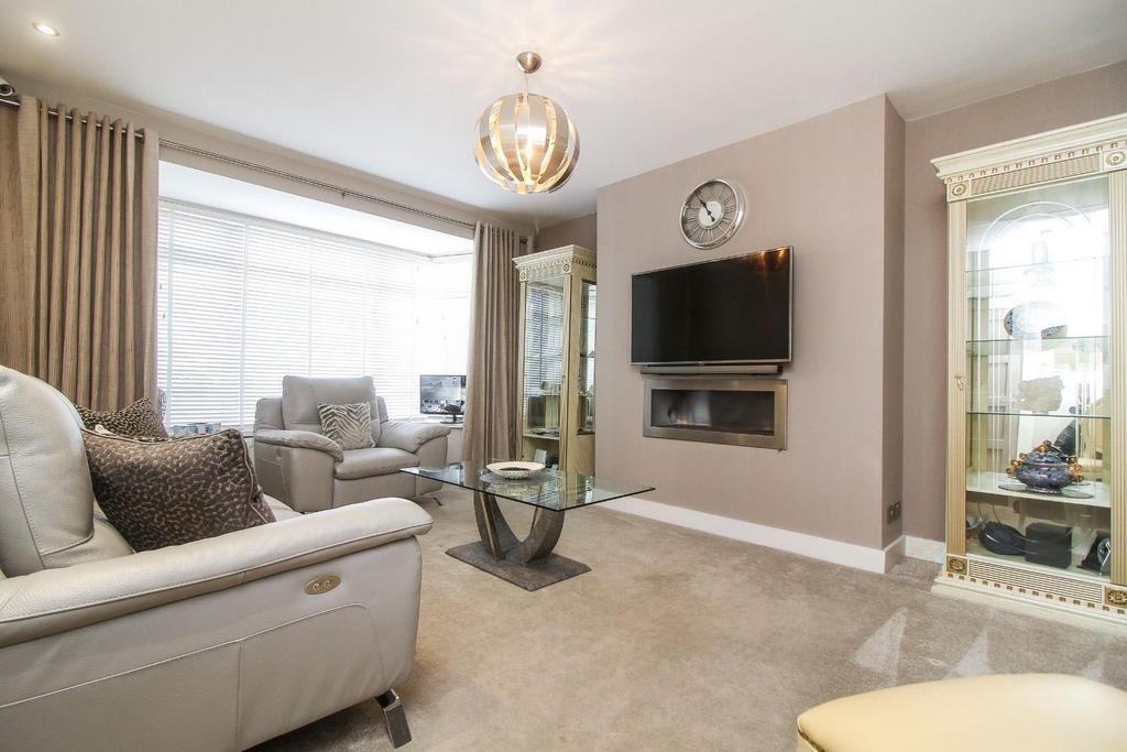 Briardene Crescent, Newcastle Upon Tyne 2 bed semidetached bungalow