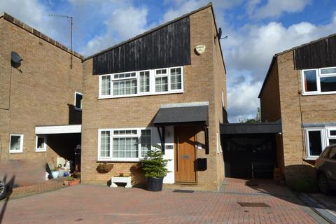 3 bedroom detached house for sale, Porters Close, Buntingford