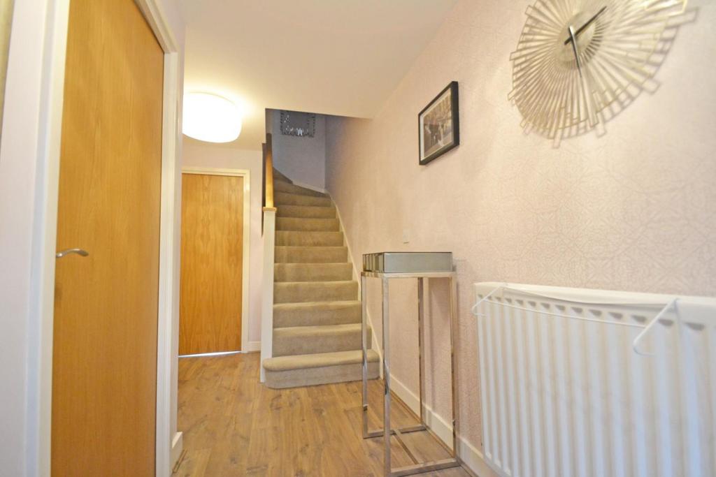 Hallway a.jpg