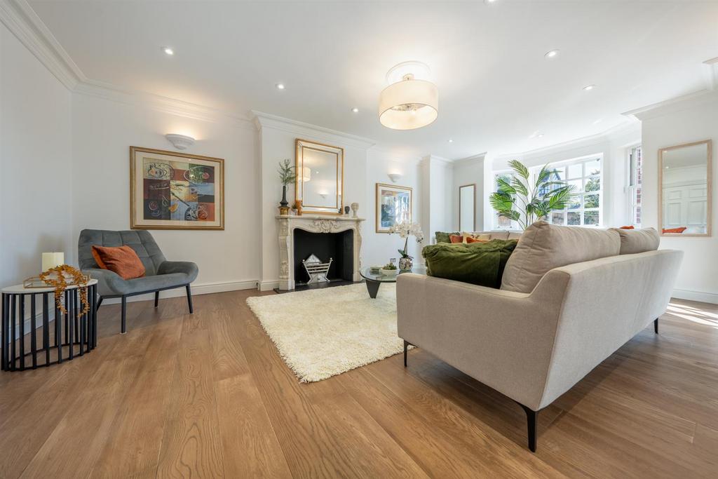 Lyndale Avenue, NW2 6 bed detached house £4,500,000