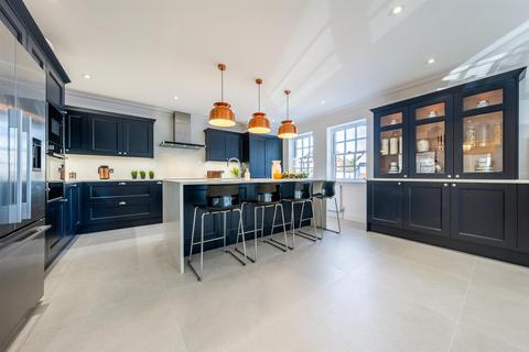 6 bedroom detached house for sale, Lyndale Avenue, NW2