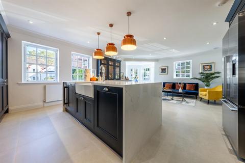 6 bedroom detached house for sale, Lyndale Avenue, NW2