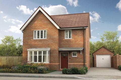 4 bedroom detached house for sale - Plot 124 at Bloor Homes On the Green, Cherry Square, Off Winchester Road RG23