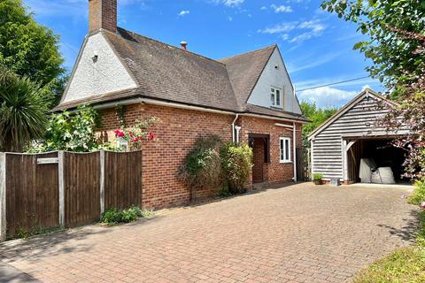 4 bedroom detached house for sale, Lymington Road, Milford on Sea, Lymington, Hampshire, SO41