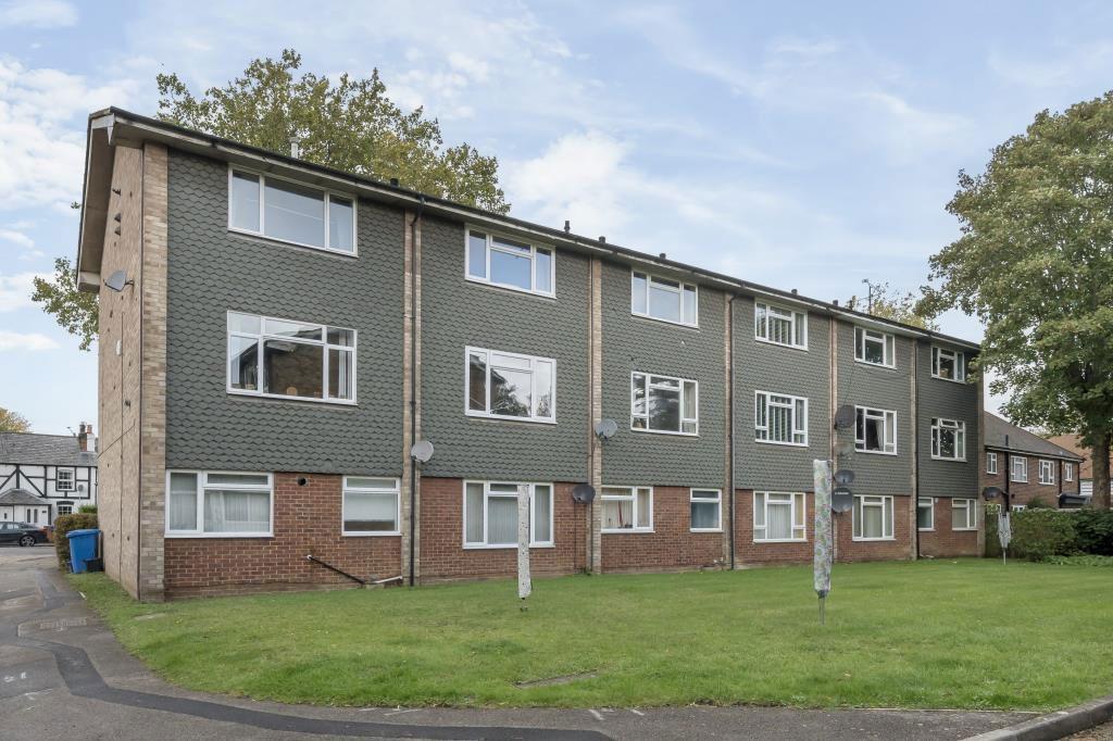 Winchester Street, Farnborough, Hampshire, GU14 6AJ 2 bed