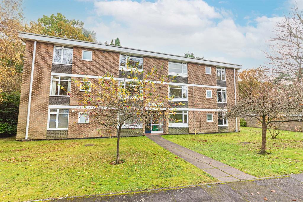 Birch Court, Edgcumbe Park, Crowthorne, RG45 1 bed apartment £1,295