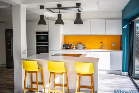 53 Alexandra Road, Rochford, SS4 3HB