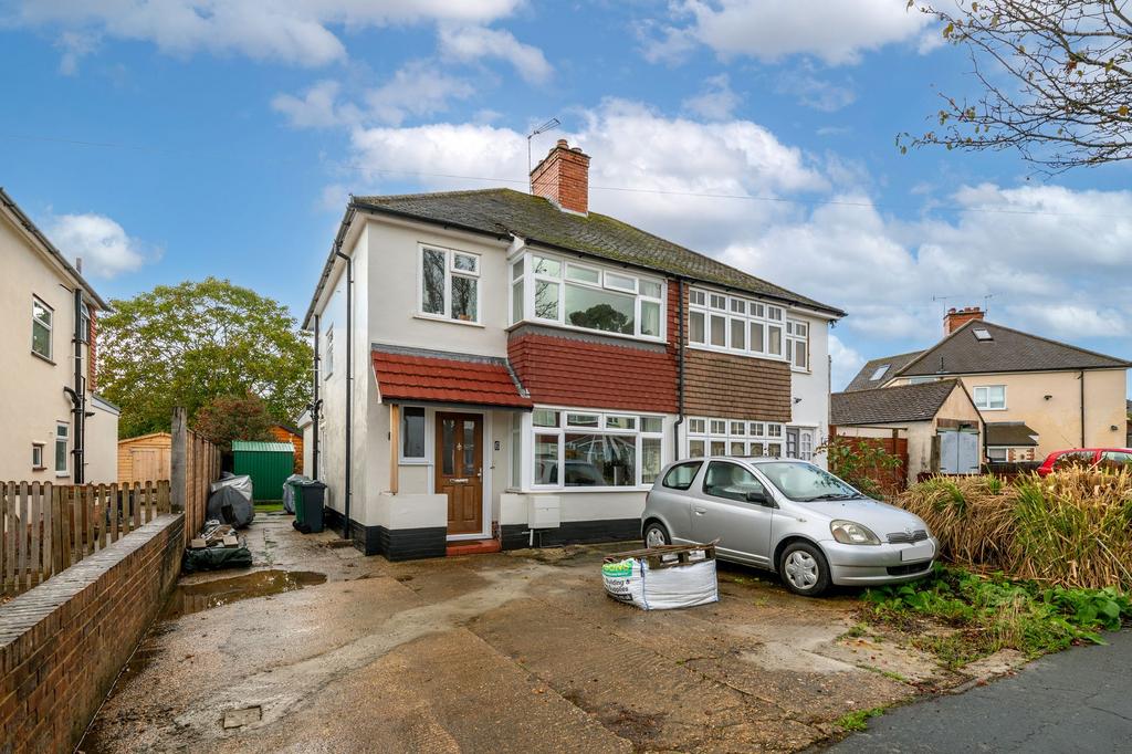 Hartswood Avenue, Reigate, RH2 3 bed semidetached house for sale £