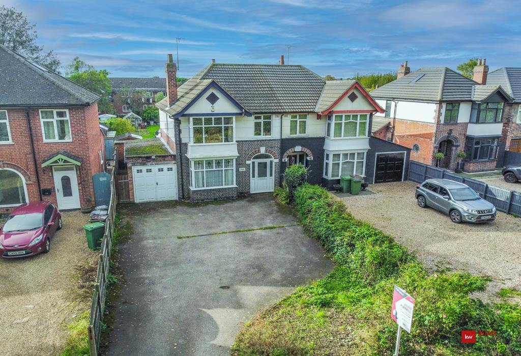 Braunstone Lane, Leicester... 3 bed semidetached house £260,000