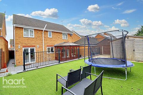 4 Aintree Drive, Rushden, NN10 0YS