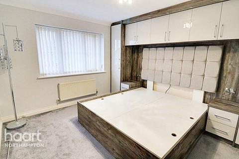 4 Aintree Drive, Rushden, NN10 0YS
