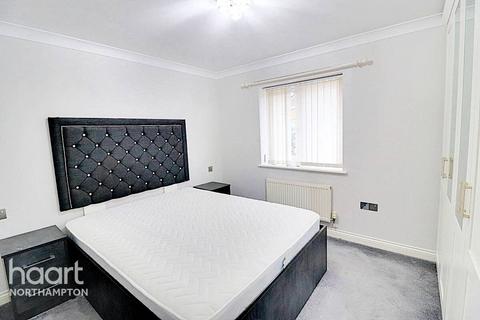 4 Aintree Drive, Rushden, NN10 0YS