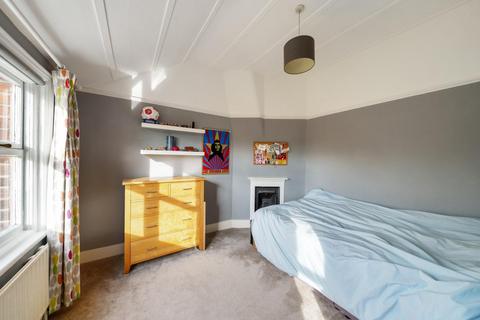 15 Birchwood Avenue, London, N10 3BE