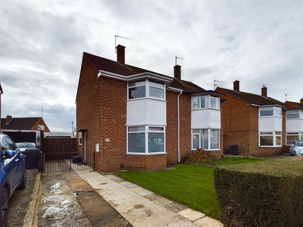 Beechcroft Road, Longlevens, Gloucester, Gloucestershire, GL2 2 bed
