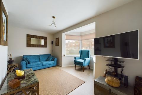 76 Beechcroft Road, Longlevens, Gloucester, GL2 9HF