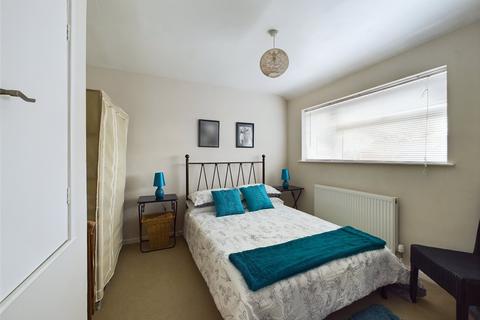 76 Beechcroft Road, Longlevens, Gloucester, GL2 9HF