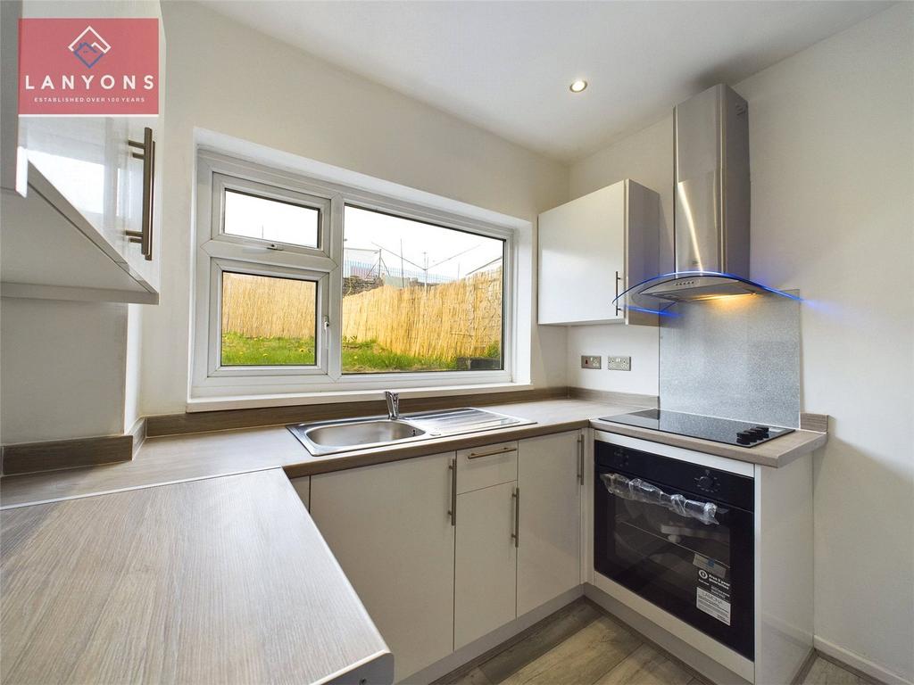High Street, Cymmer, Porth, Rhondda... 3 bed terraced house to rent £
