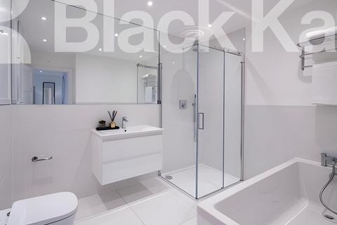 4 bedroom mews to rent - NW2