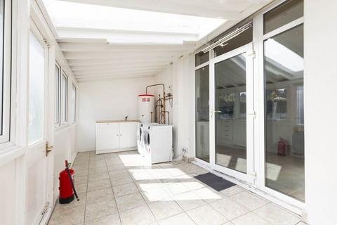 5 bedroom house to rent, NW10