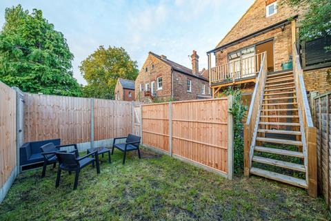 96 Merton Hall Road, London, SW19 3PZ