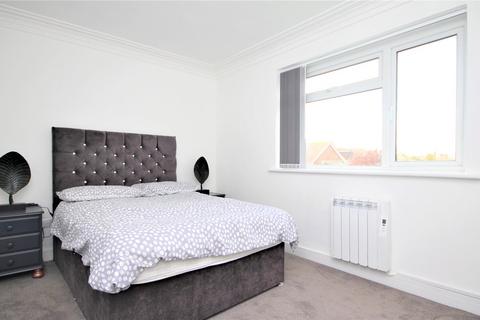 1 bedroom flat for sale, Swan Lodge, Old Salts Farm Road, Lancing, West Sussex, BN15