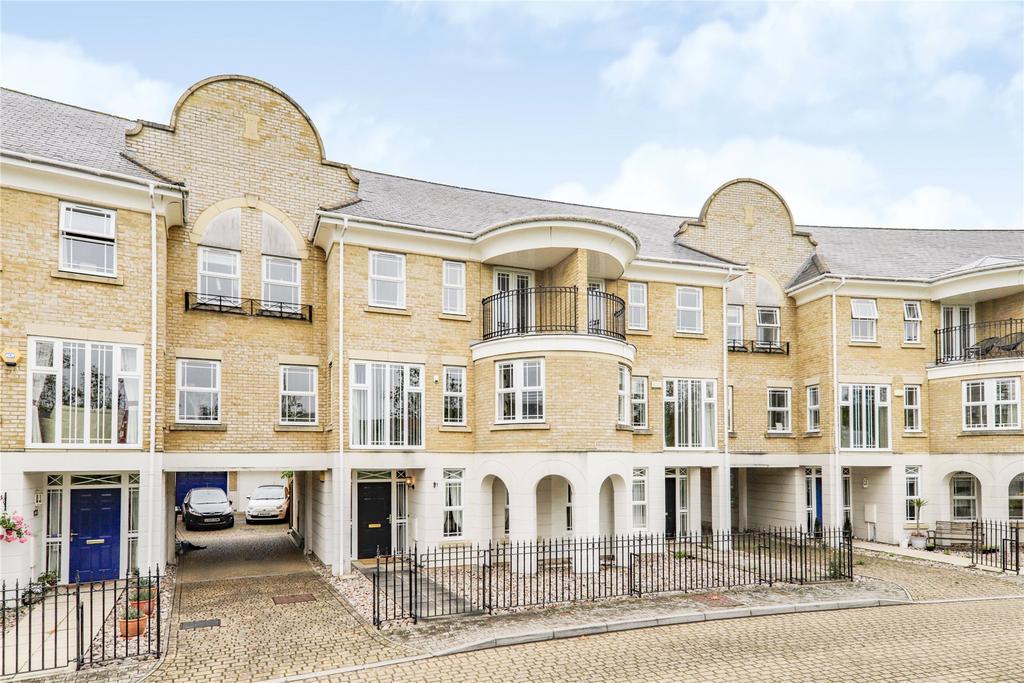 Dettingen Crescent, Deepcut, Camberley, Surrey, GU16 5 bed terraced house to rent £2,500 pcm