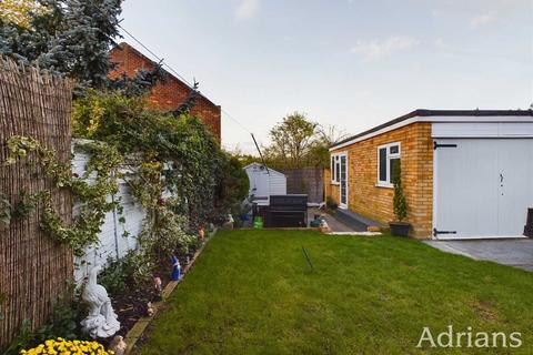 3 bedroom semi-detached house for sale - Linnet Drive, Chelmsford
