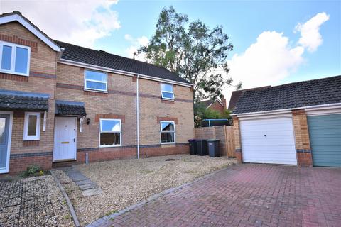 3 bedroom semi-detached house to rent, Polyanthus Drive, Sleaford, NG34