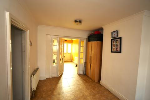 17 Leven Way, Hayes, UB3 2SR