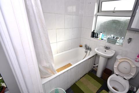 17 Leven Way, Hayes, UB3 2SR