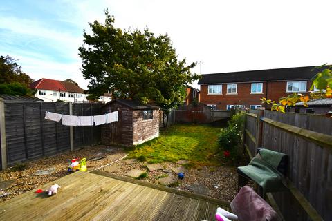 17 Leven Way, Hayes, UB3 2SR