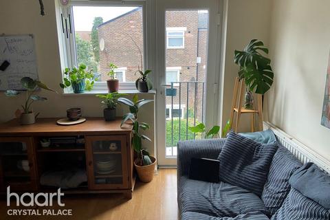 1 bedroom flat for sale, Eden Road, London