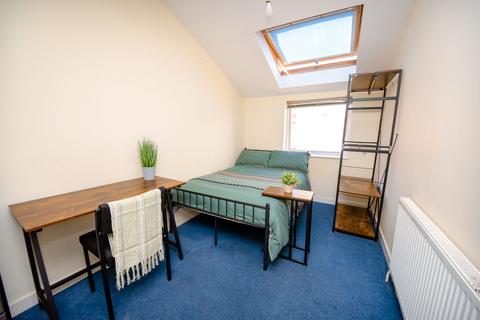 3 bedroom flat to rent, Flat 5, 15a, Arthur Street, Nottingham, NG7 4DW