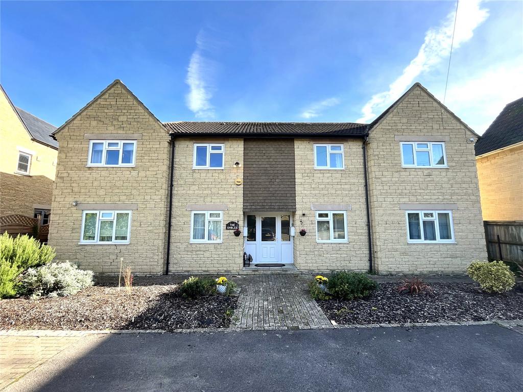 Burford Road, Lechlade, Gloucestershire, GL7 2 bed apartment for sale